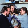 (1996)_Martin Skořepa, Petr Vaďura a Katka Hodecová při pracovní diskusi (1996)